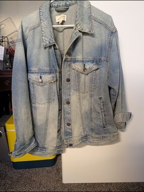 Universal Thread Light Wash Blue Denim Jacket